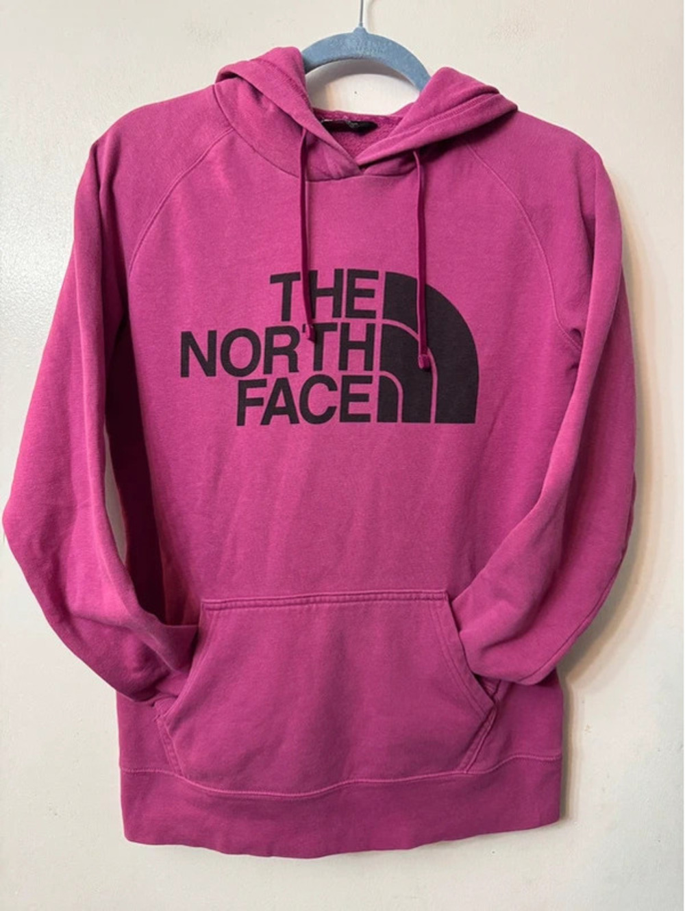 The North Face Women's Half Dome Pullover Hoodie - Pink / Fuchsia Small